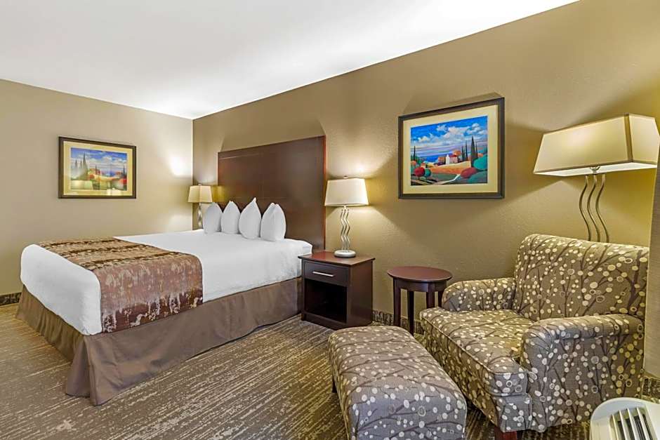 Best Western Plus Pembina Inn & Suites