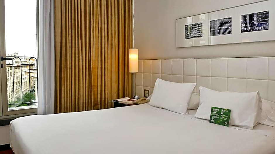 Photo 1 of 7 of Suite