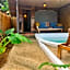 Jungle Bar Honeymoon suite & private pool
