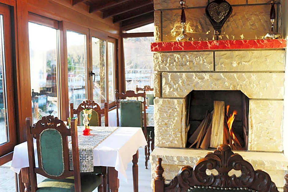 Karamazov Antik Otel