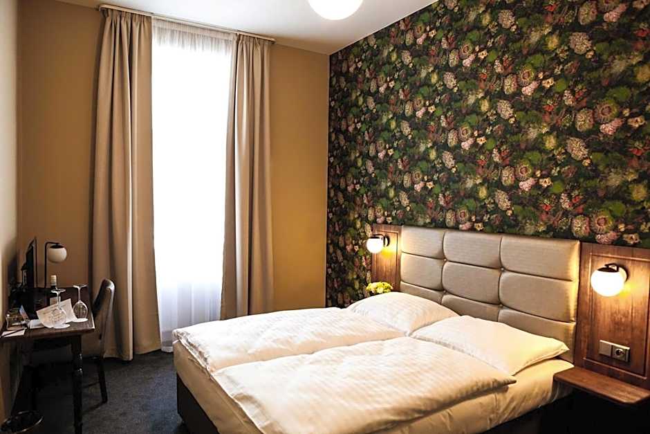 EA Hotel Victoria