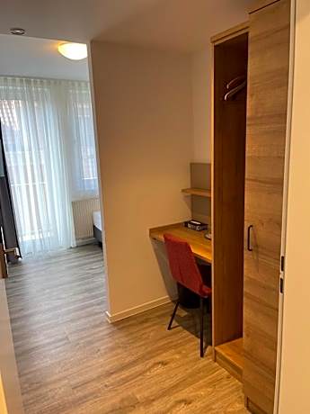 Single Room with Private External Bathroom