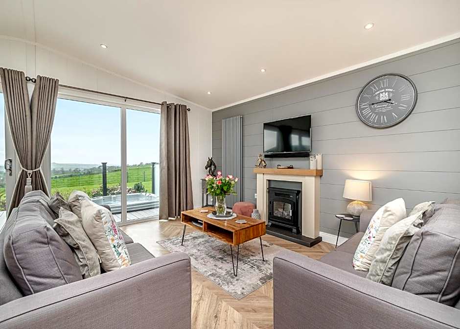 Midsomer Lodges