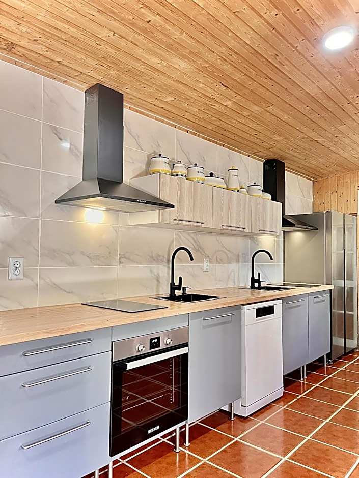 Gardens Guest House-Hostel