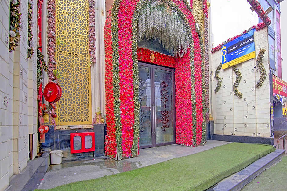 OYO 26766 Laxmi Abode – Delhi, NY