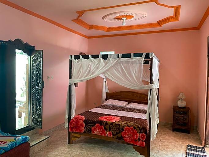 Ola Homestay