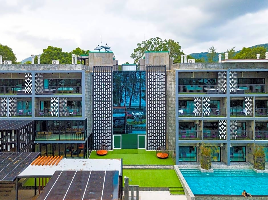 Maneetel Krabi Beachfront