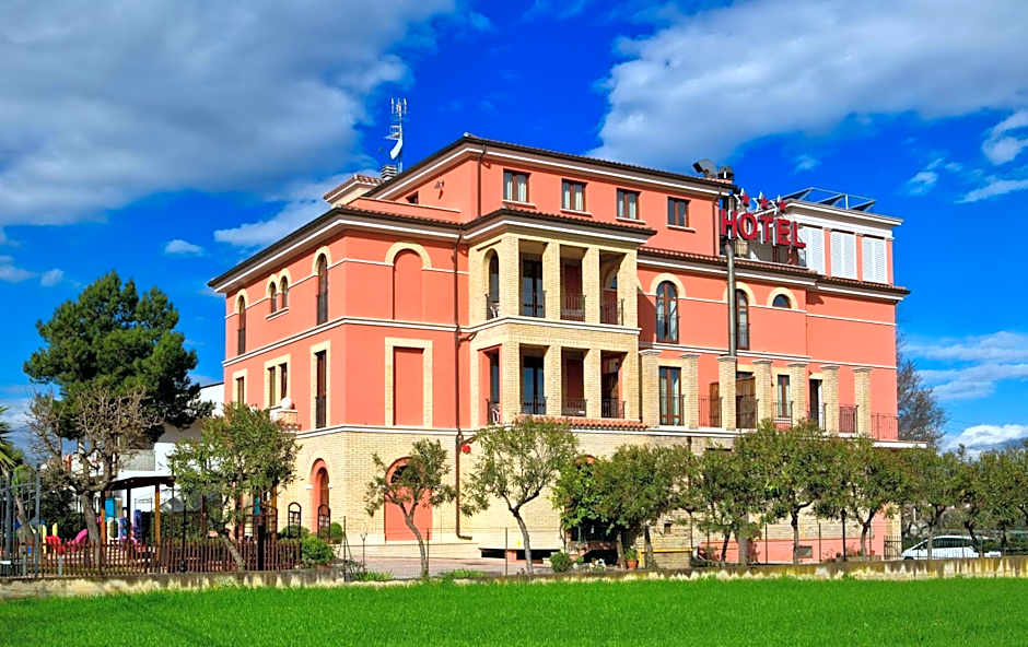 Hotel Ristorante Casa Rossa