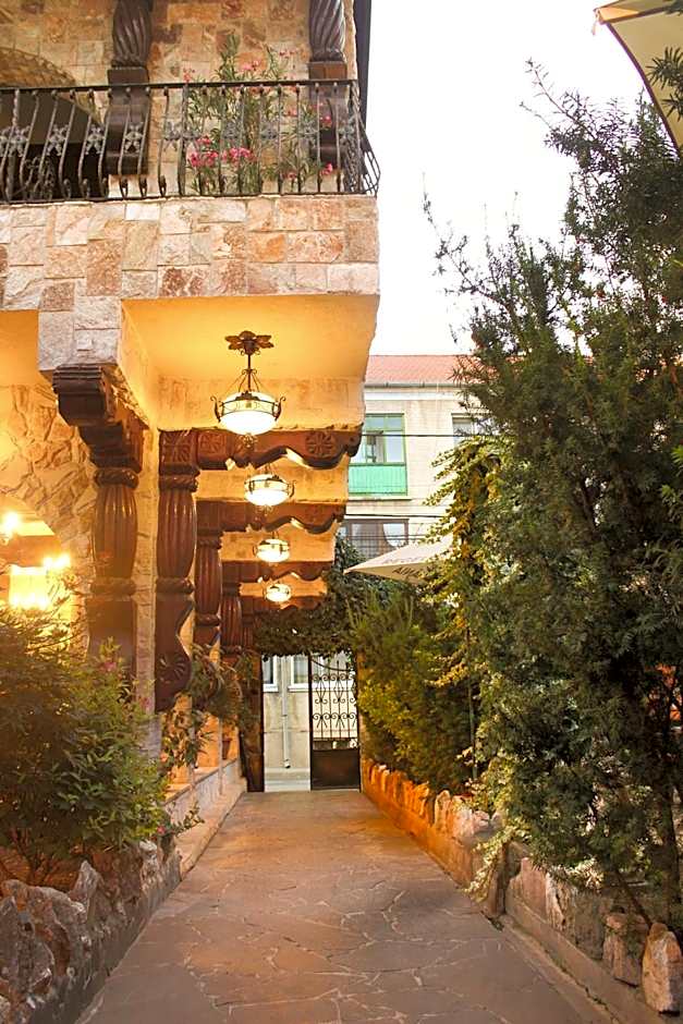 Hunter Prince Castle Hotel