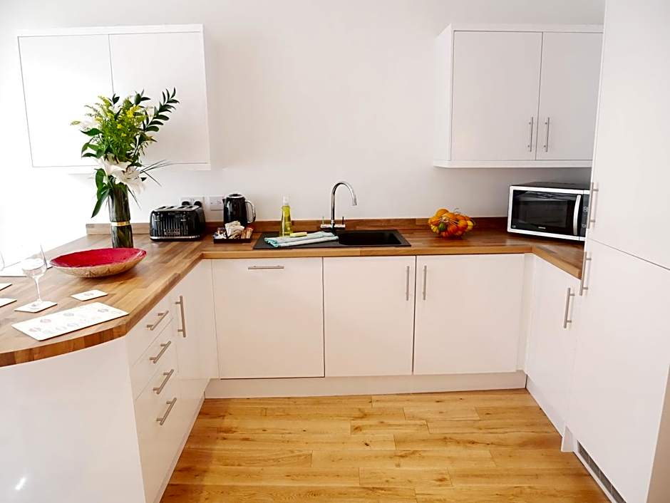 The Courtyard, 4 - Bed, Sleeps 6, Pets Welcome