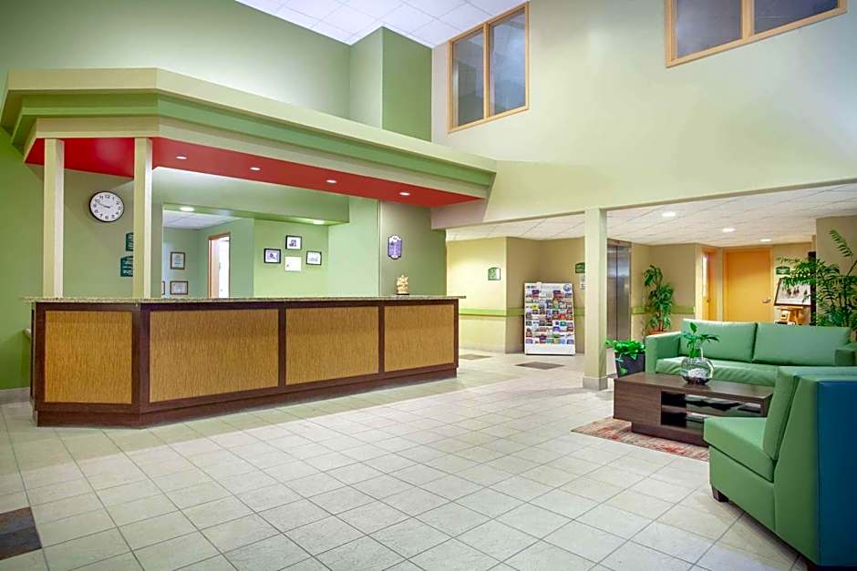 Super 8 by Wyndham Midland