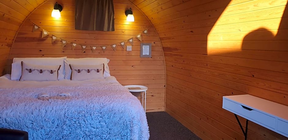 The Little Hide - Grown Up Glamping