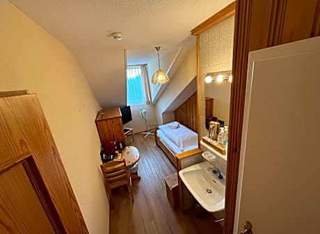 Budget Single Room
