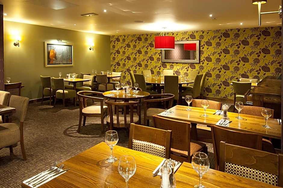 Premier Inn Lon Heathrow Airport T2 & T3 (Bath Rd)