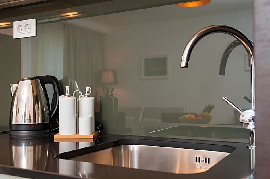 Residence by Vestibul Palace