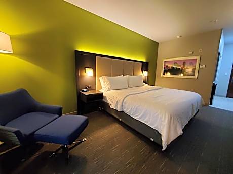 Standard King Room