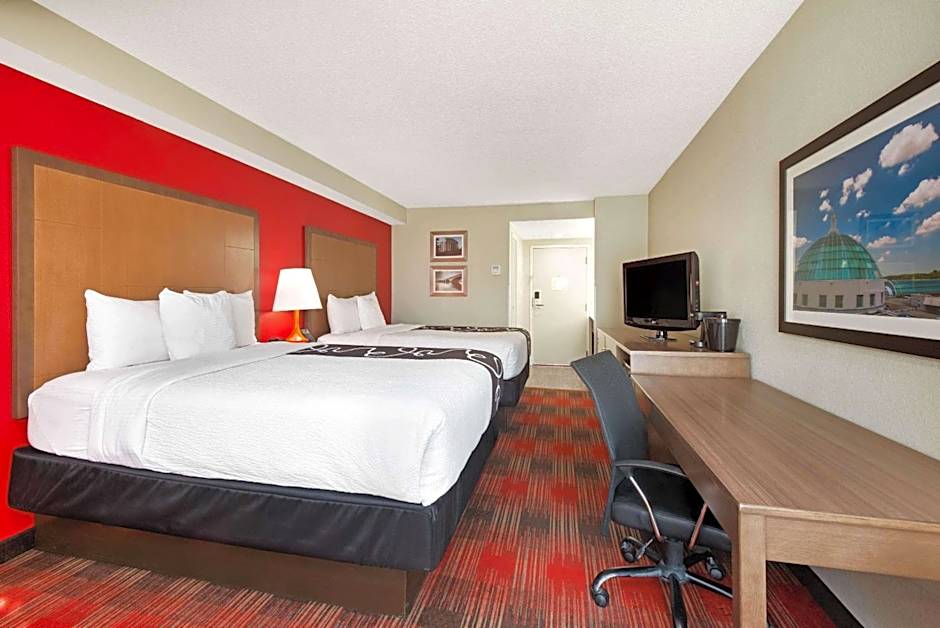 La Quinta Inn & Suites by Wyndham DC Metro Capitol Beltway