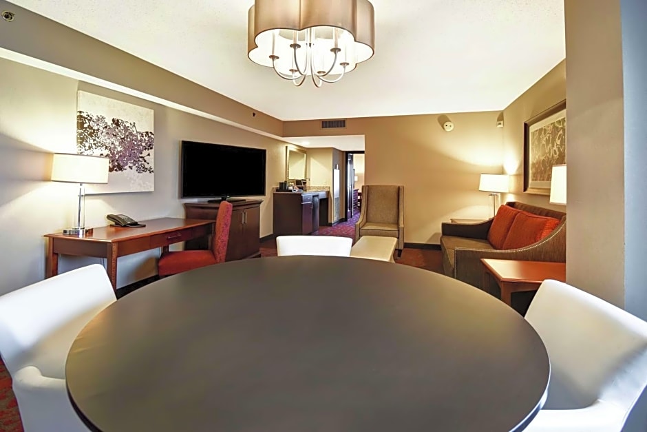 Embassy Suites by Hilton Dulles Airport