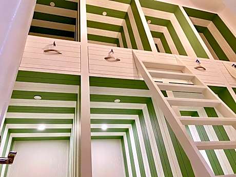 Single Bed in Male Dormitory Room with Shared Bathroom