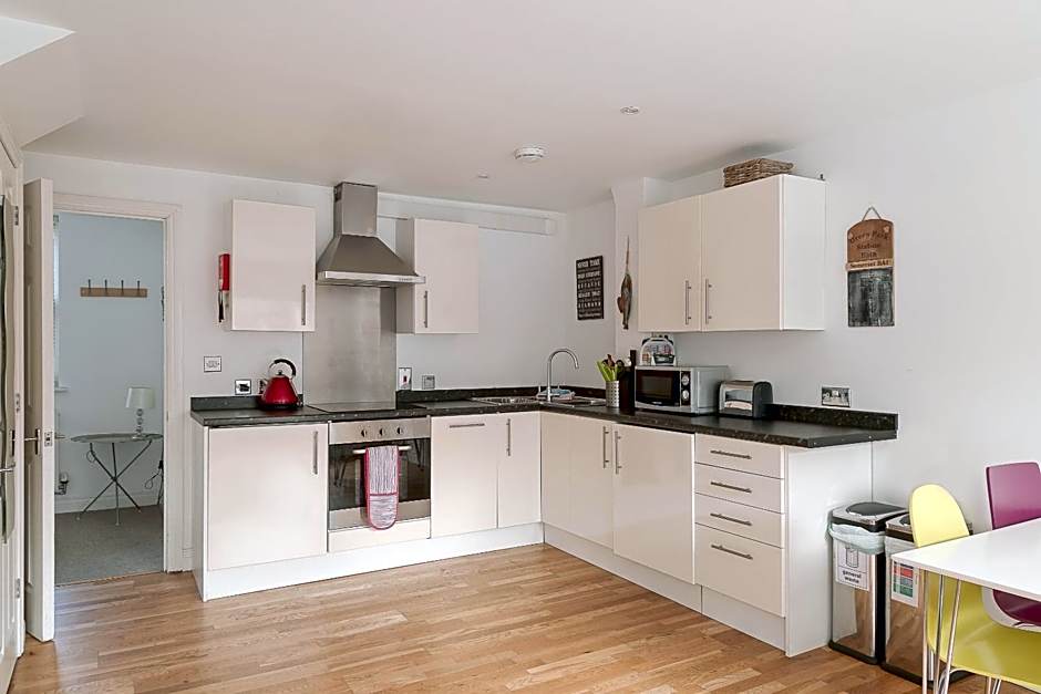 Bath Breaks Apartments