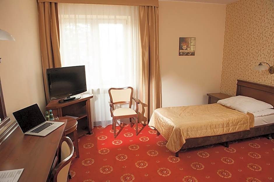 Anin Park Hotel