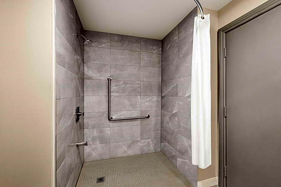 Super 8 by Wyndham Sarnia ON