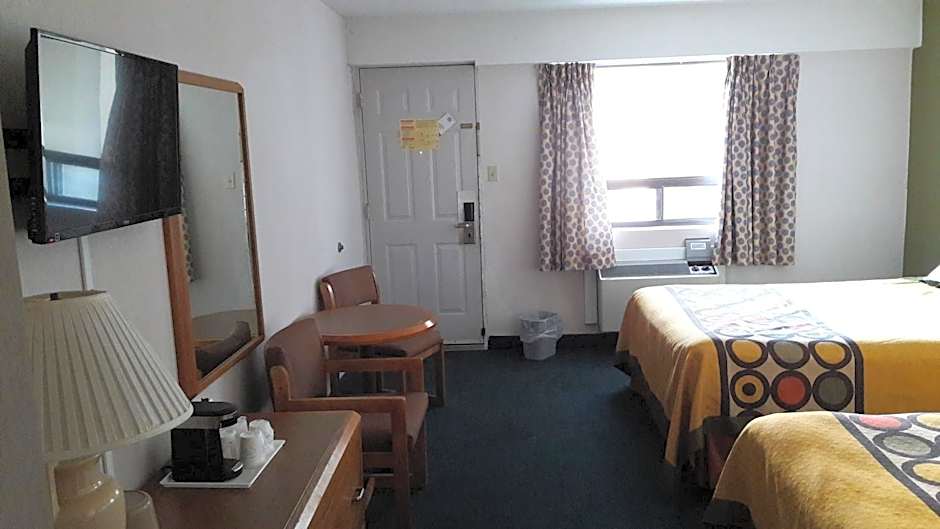 Super 8 by Wyndham Niagara Falls North