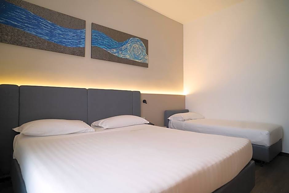 Sea Lion Hotel