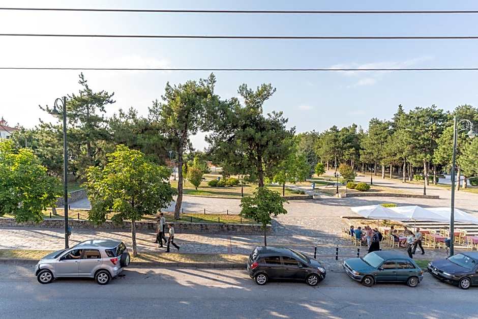 LYDIA suites and rooms