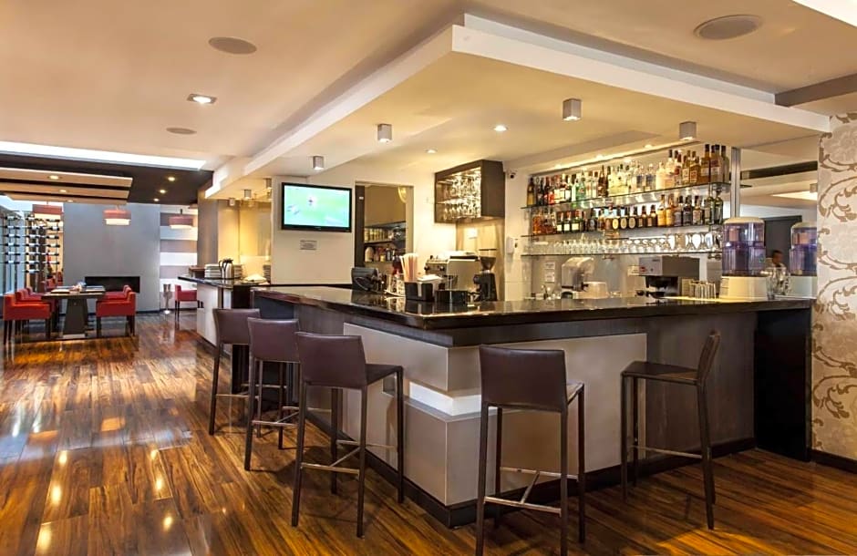 Blue Doors Jazz Apartments