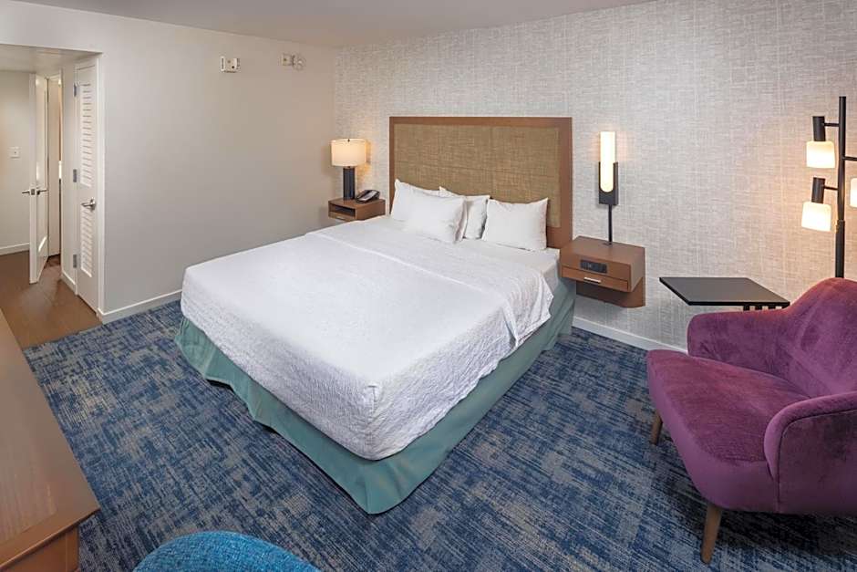 Hampton Inn & Suites Asheville Airport