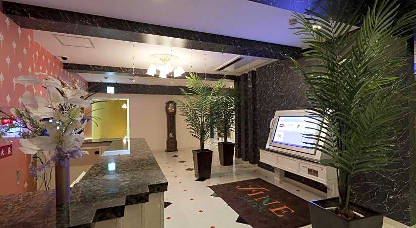 Hotel Fine Garden Suzuka - Free Parking