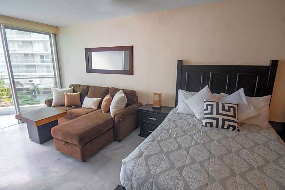 Suites at Aria Pacific Ocean Studio