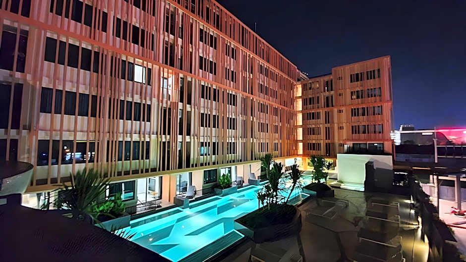 PRIME TOWN - Posh & Port Hotel PHUKET