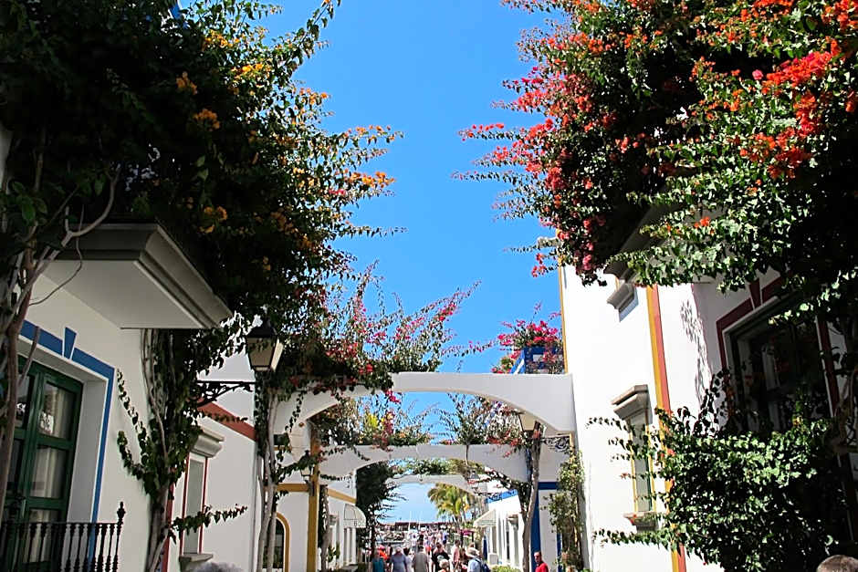 Playa Mogan Golden Beach 1 by El Sirocco