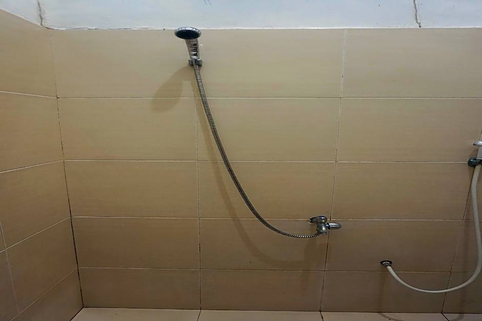 OYO 94020 Lia Kost Syariah Near Perkuburan bontonompo kahar muzakkar