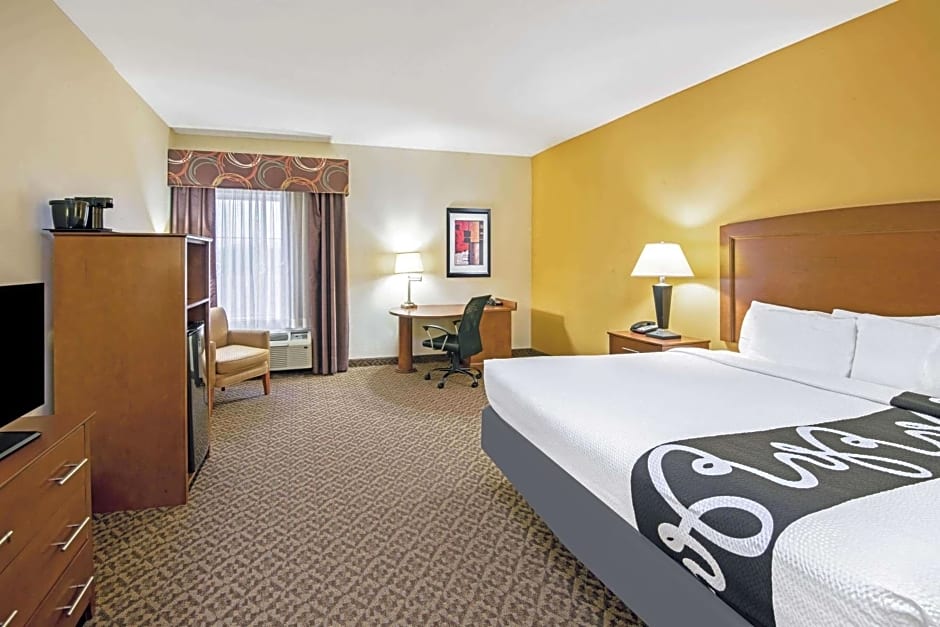 La Quinta Inn & Suites by Wyndham Lawton / Fort Sill