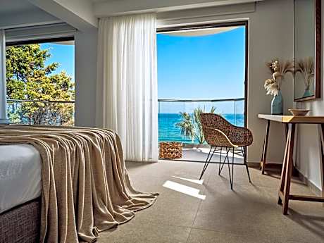 Superior Suite with Sea View and Spa Bath