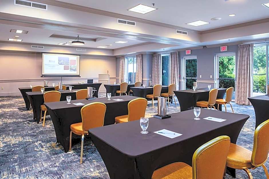 Hilton Garden Inn Milwaukee Northwest Conference Center