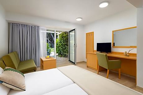 Superior Garden Room with Terrace