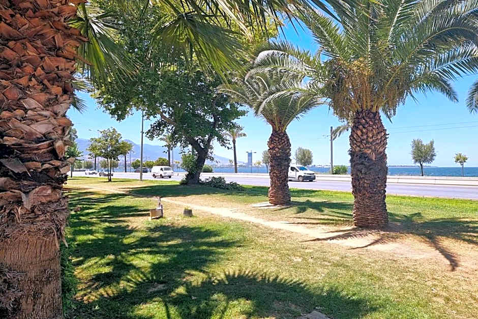 Lux&smart cozy house at the City Center and by the seaside also nearby to the tram stop