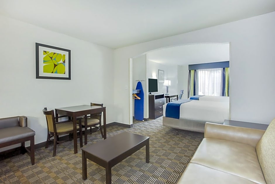 Holiday Inn Express Hotel & Suites Mebane By IHG