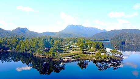Tullah Lakeside Lodge