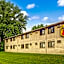 Super 8 by Wyndham Chaska