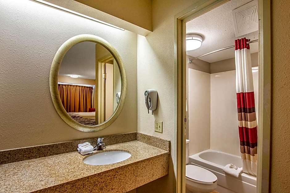 Red Roof Inn Kalamazoo West - Western Michigan U