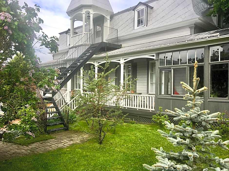 Au Vieux Presbytère De Saint-Léon