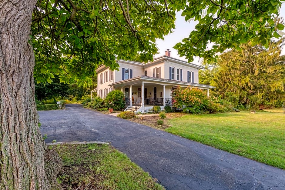 Monroe Manor Inn