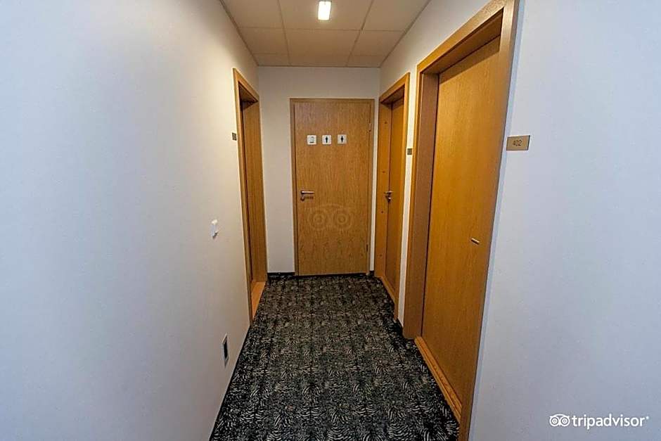 101 Guesthouse Hotel