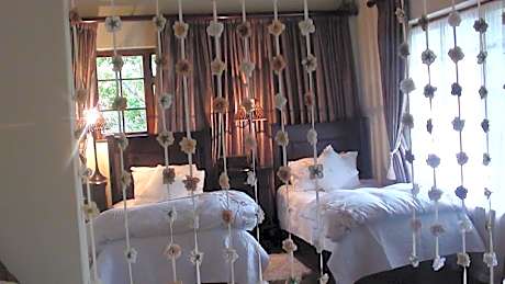 Luxury Suite King Bed