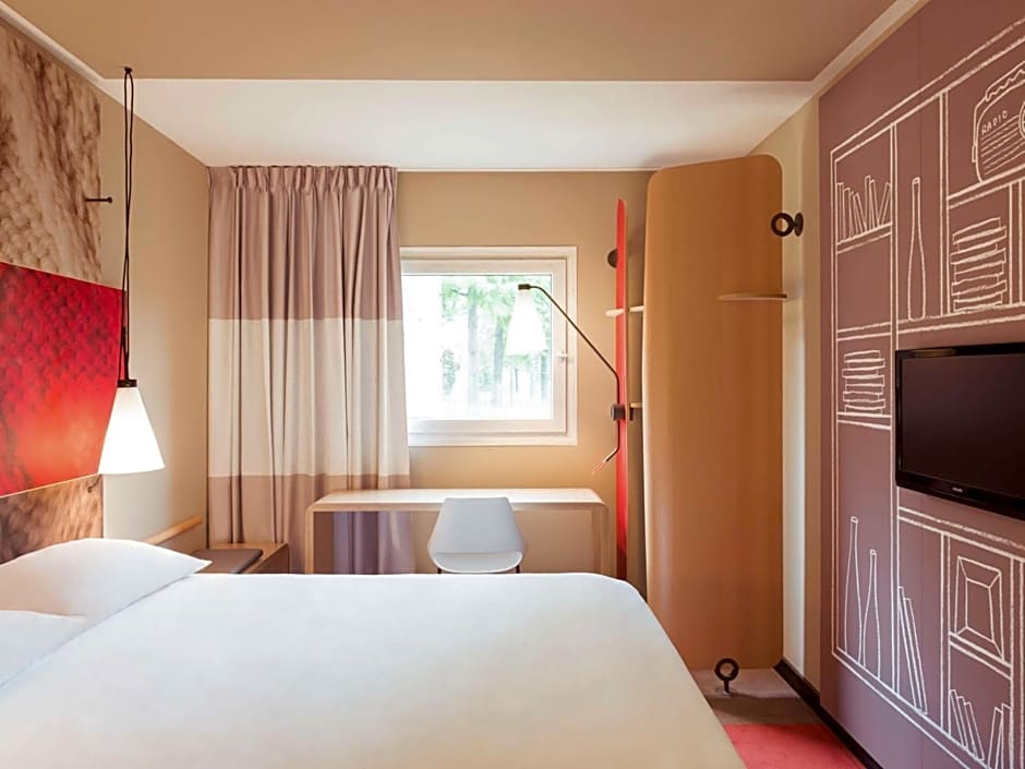 Hotel Mermoz Paris Le Bourget